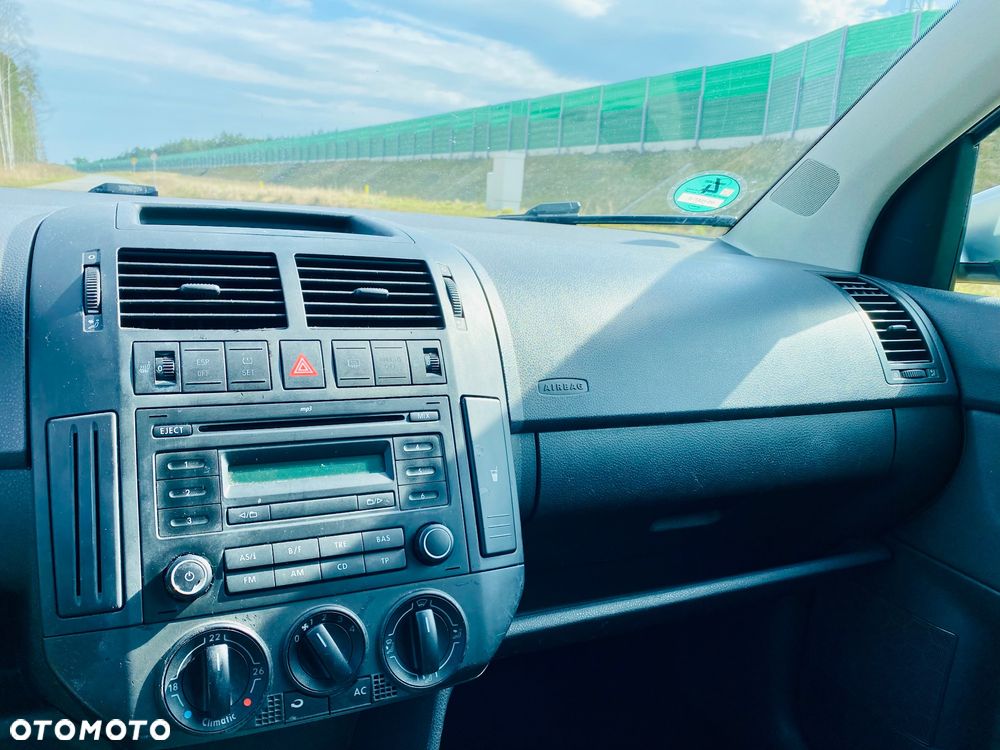 Volkswagen Polo 1.4 Comfortline - 29