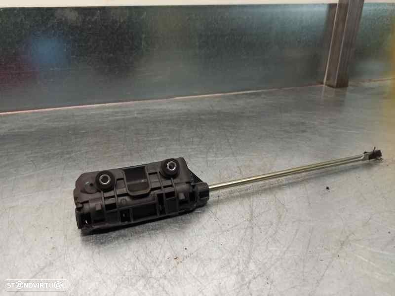 MANIPULO INTERIOR TRASEIRO DIREITO VOLKSWAGEN CADDY III FURGÃO 2010 -7H0843642D - 4