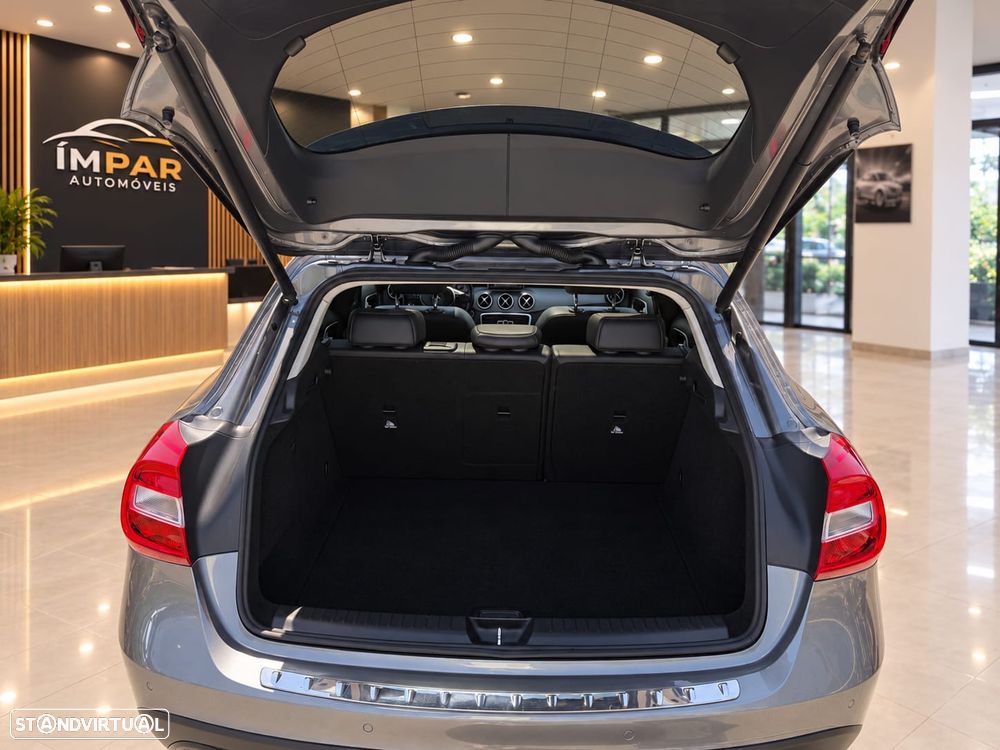 Mercedes-Benz GLA 180 - 16