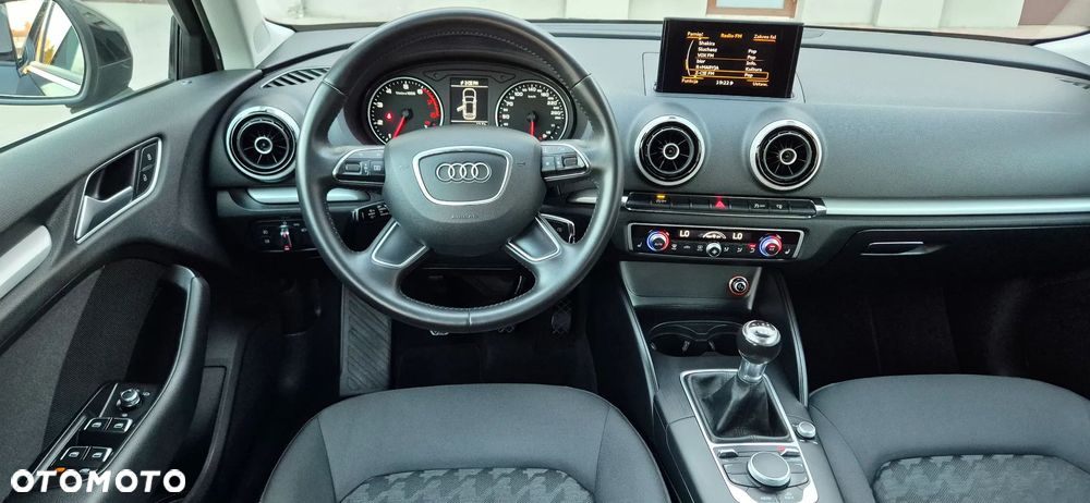 Audi A3 Sportback 1.2 TFSI Attraction - 8