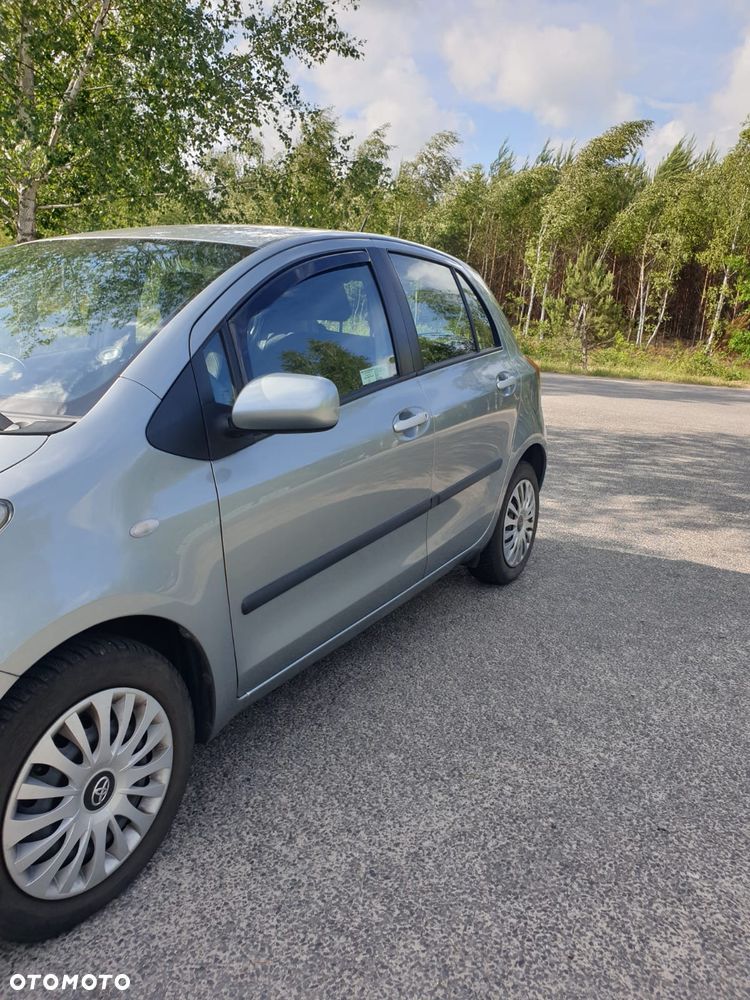 Toyota Yaris 1.33 Terra - 2