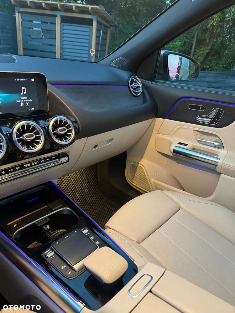 Mercedes-Benz GLA 250 - 12