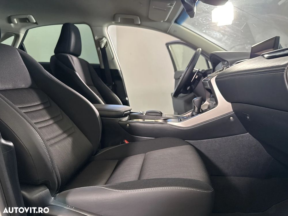 Lexus Seria NX 300h - 12
