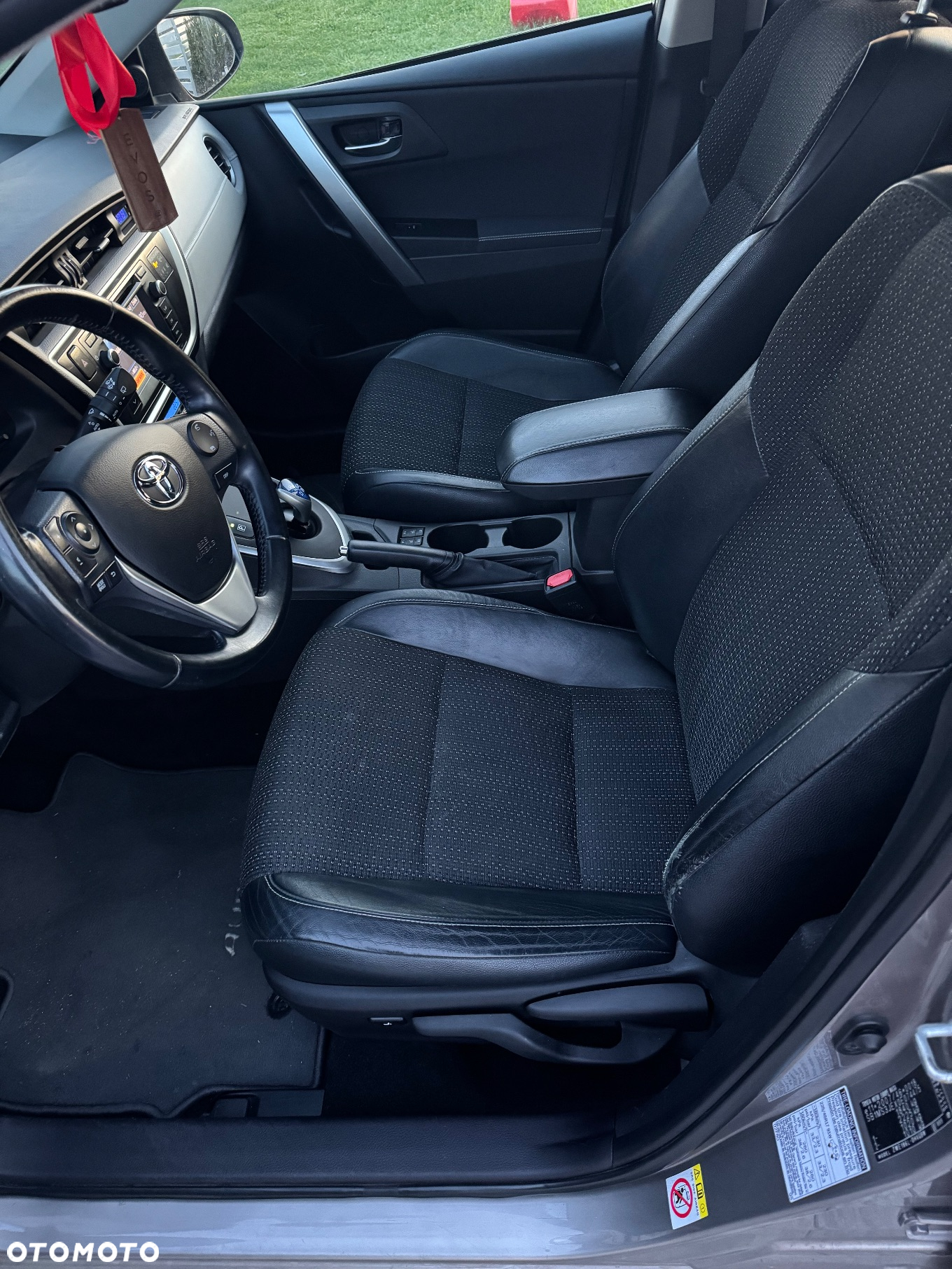 Toyota Auris Hybrid 135 Premium - 9
