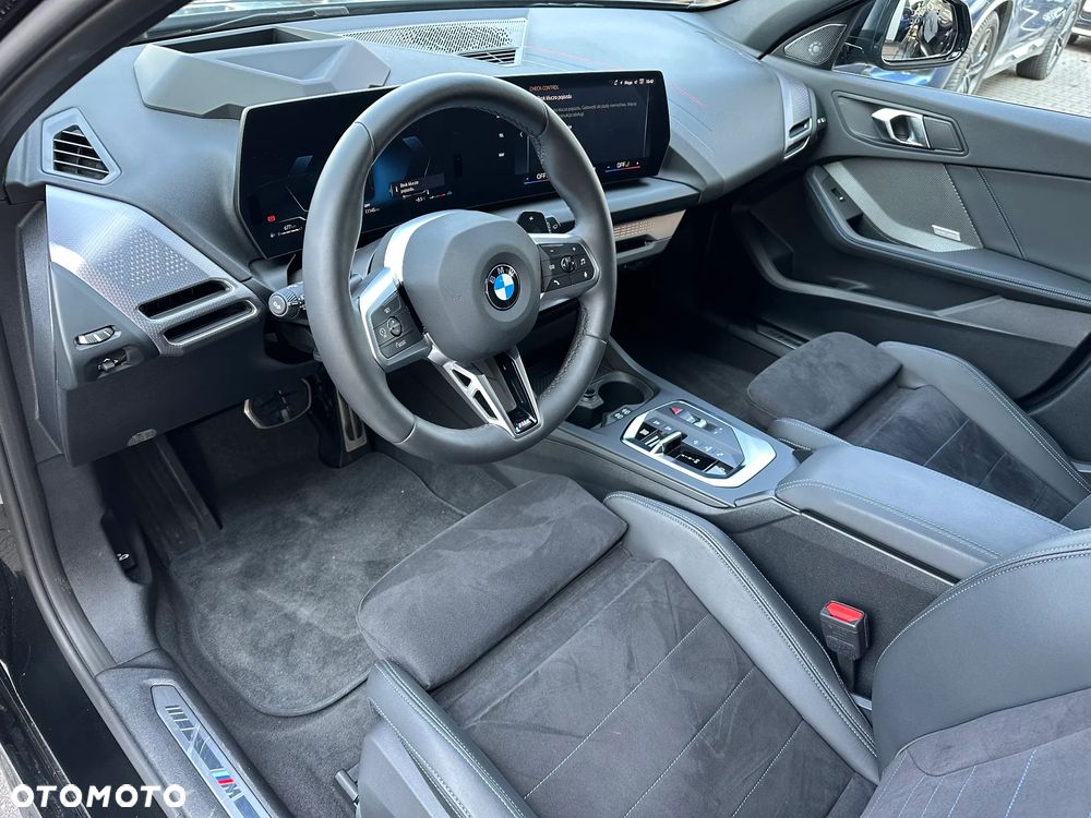 BMW Seria 1 120 mHEV - 12