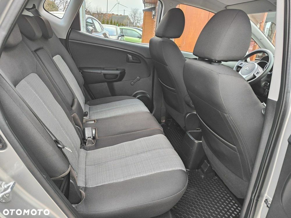 Kia Venga - 23
