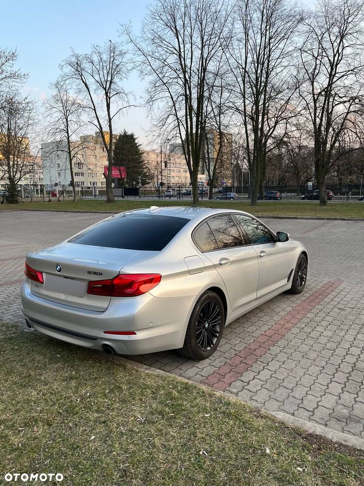 BMW Seria 5 530i xDrive Sport Line - 4