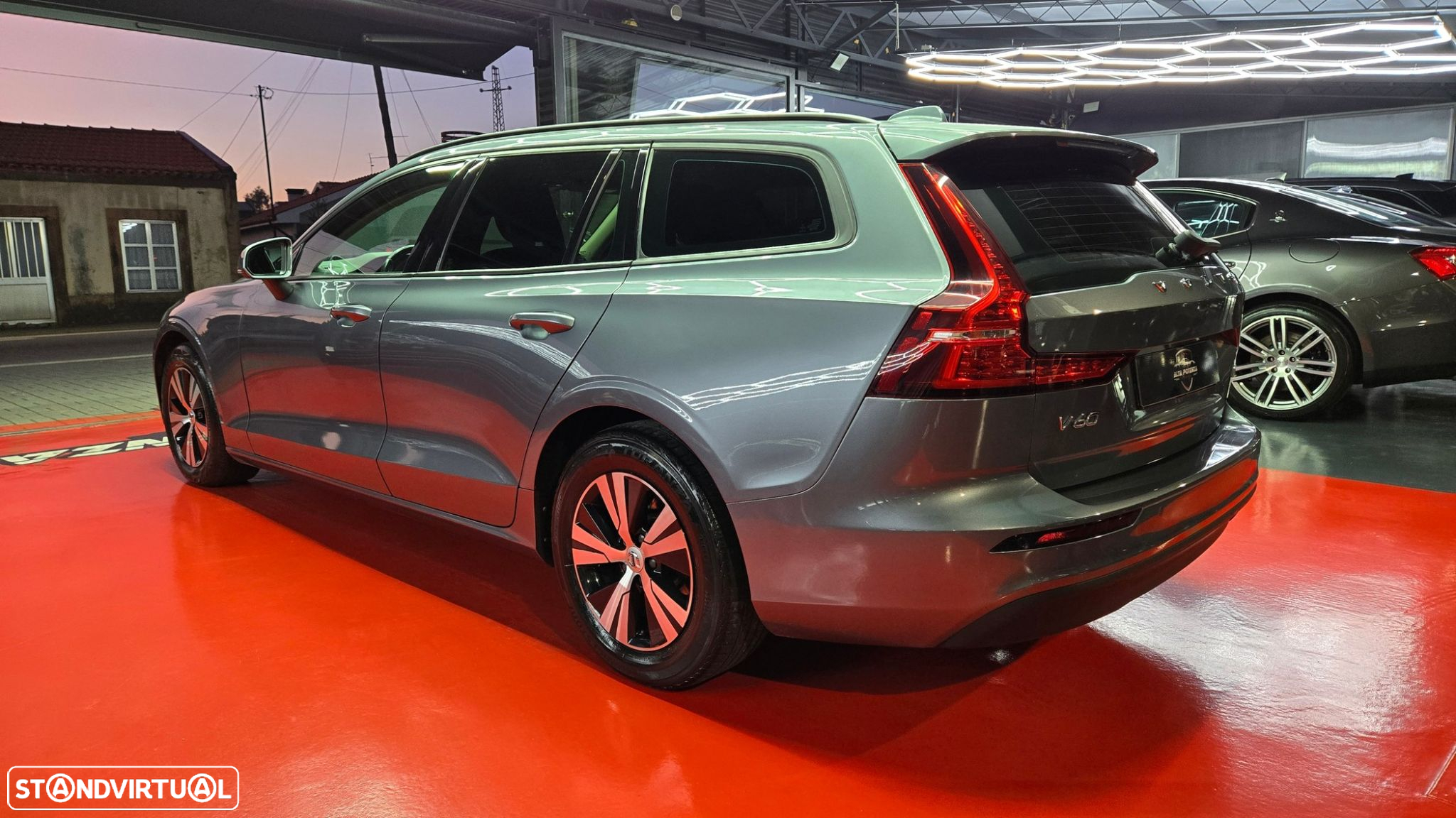 Volvo V60 2.0 D3 Momentum Geartronic - 5