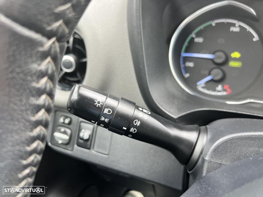 Toyota Yaris 1.5 HSD Exclusive - 29