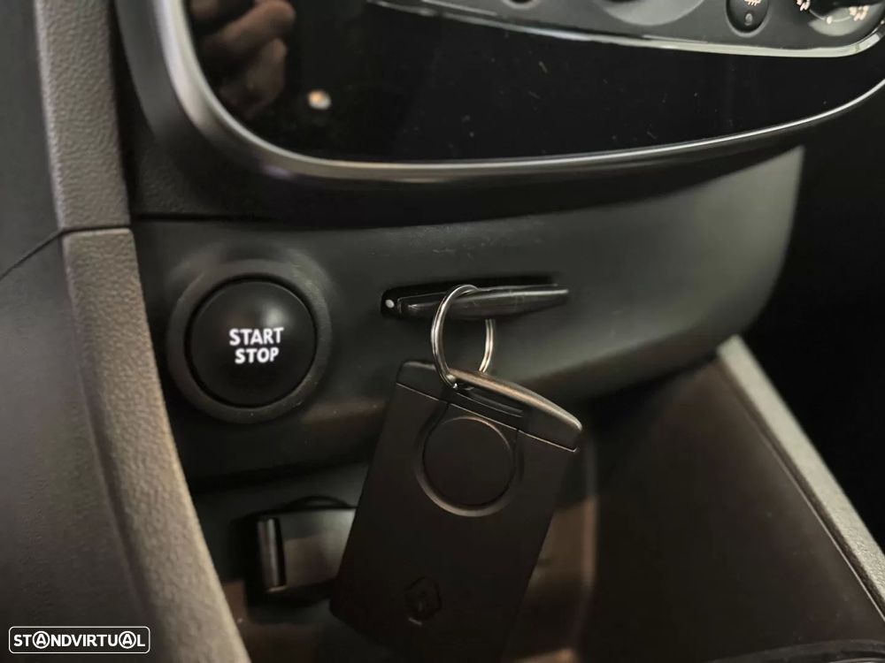 Renault Clio 0.9 TCe Limited Bi-Fuel - 33