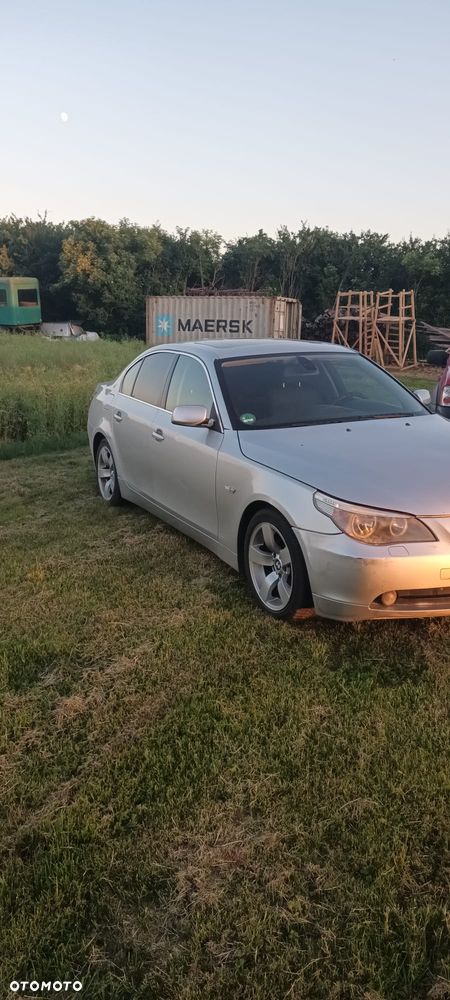 BMW Seria 5 520i - 4