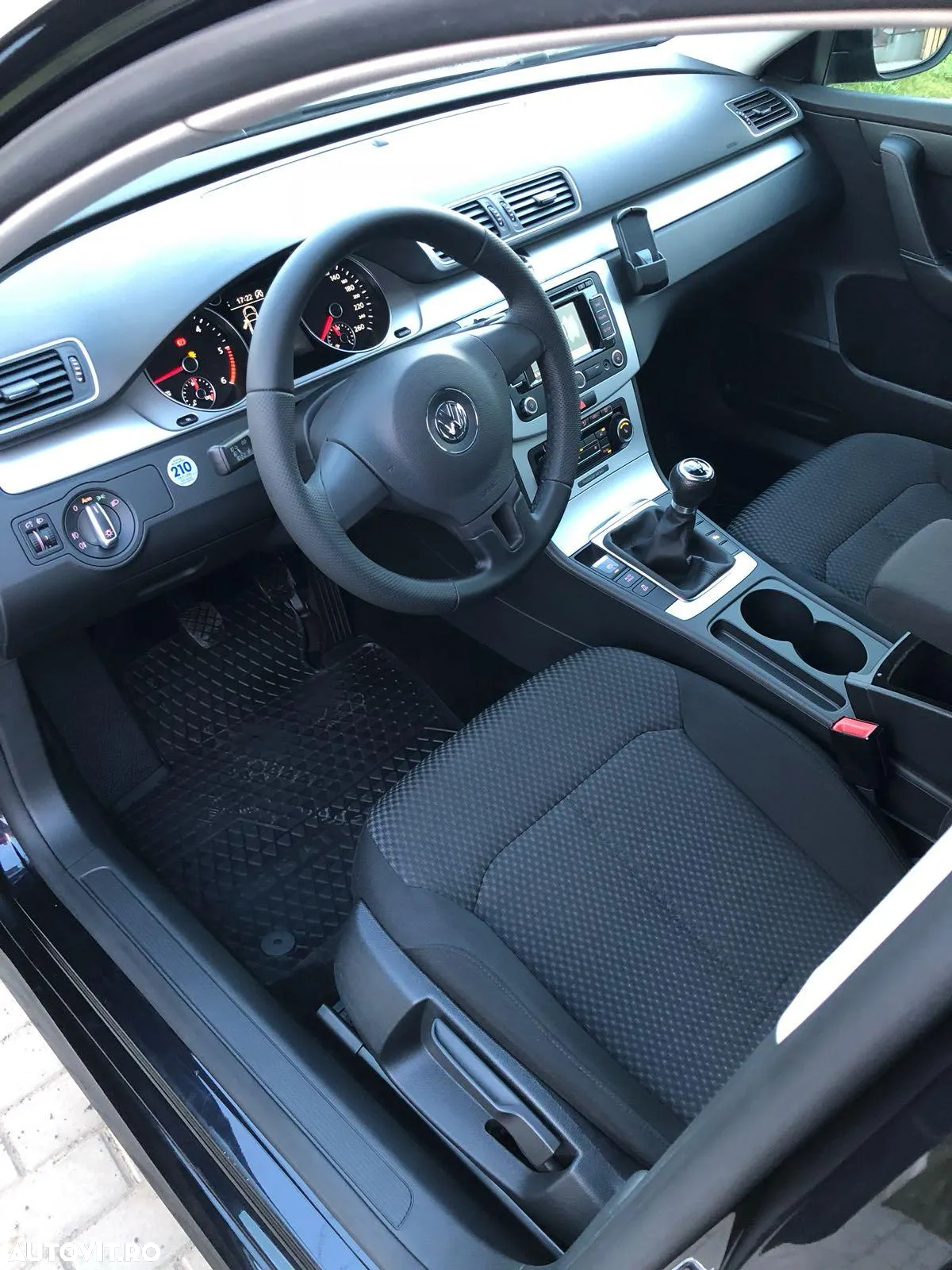 Volkswagen Passat - 13
