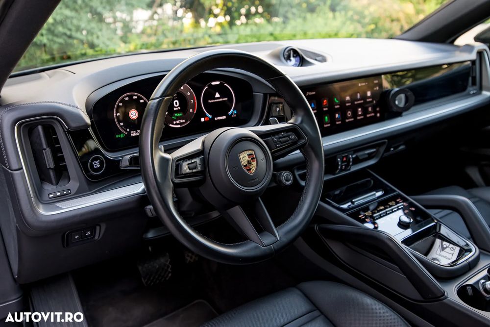 Porsche Cayenne Coupe E-Hybrid - 17