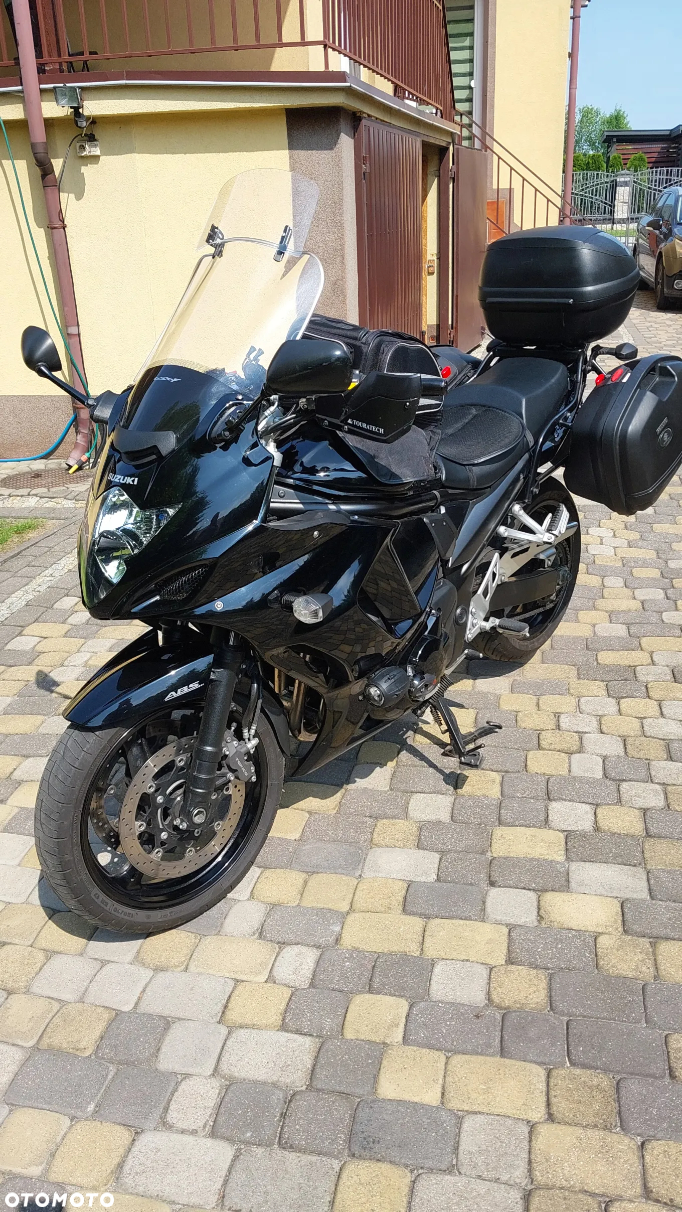 Suzuki GSX - 2