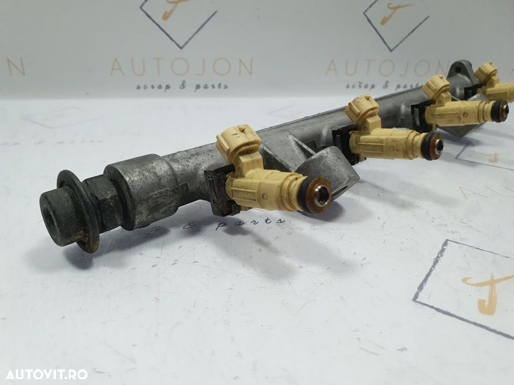 Rampa si injectoare HYUNDAI COUPE RD 1996 - 2002 1.6 i 16V G4GR 9260930013 - 1