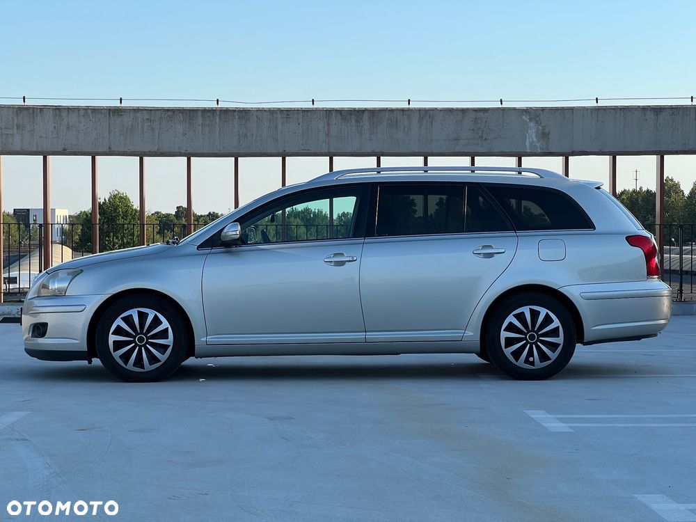 Toyota Avensis 1.8 VVT-i Combi - 8