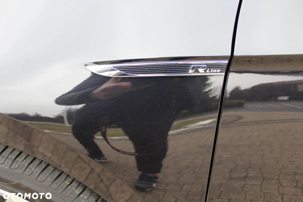 Volkswagen Passat 2.0 TDI SCR DSG 4Motion Business - 32