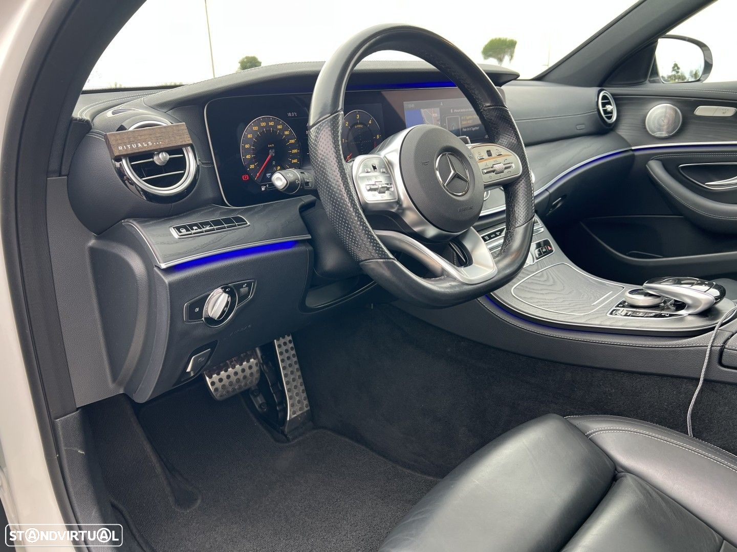 Mercedes-Benz E 300 de AMG Line - 35
