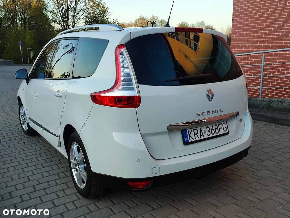 Renault Grand Scenic ENERGY TCe 130 BOSE EDITION - 17