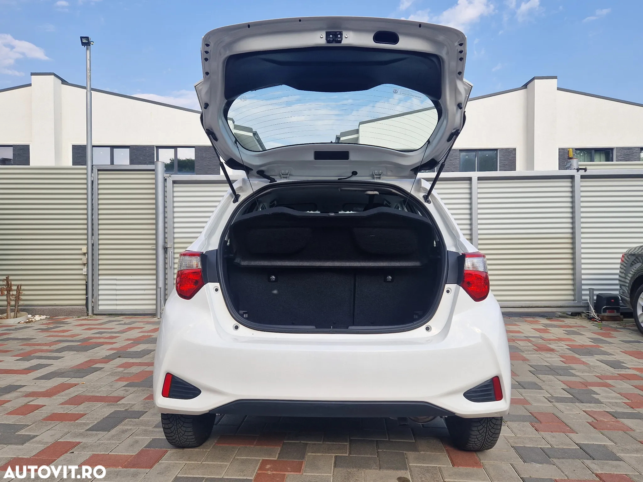 Toyota Yaris Hybrid 1.5 VVT-i - 7