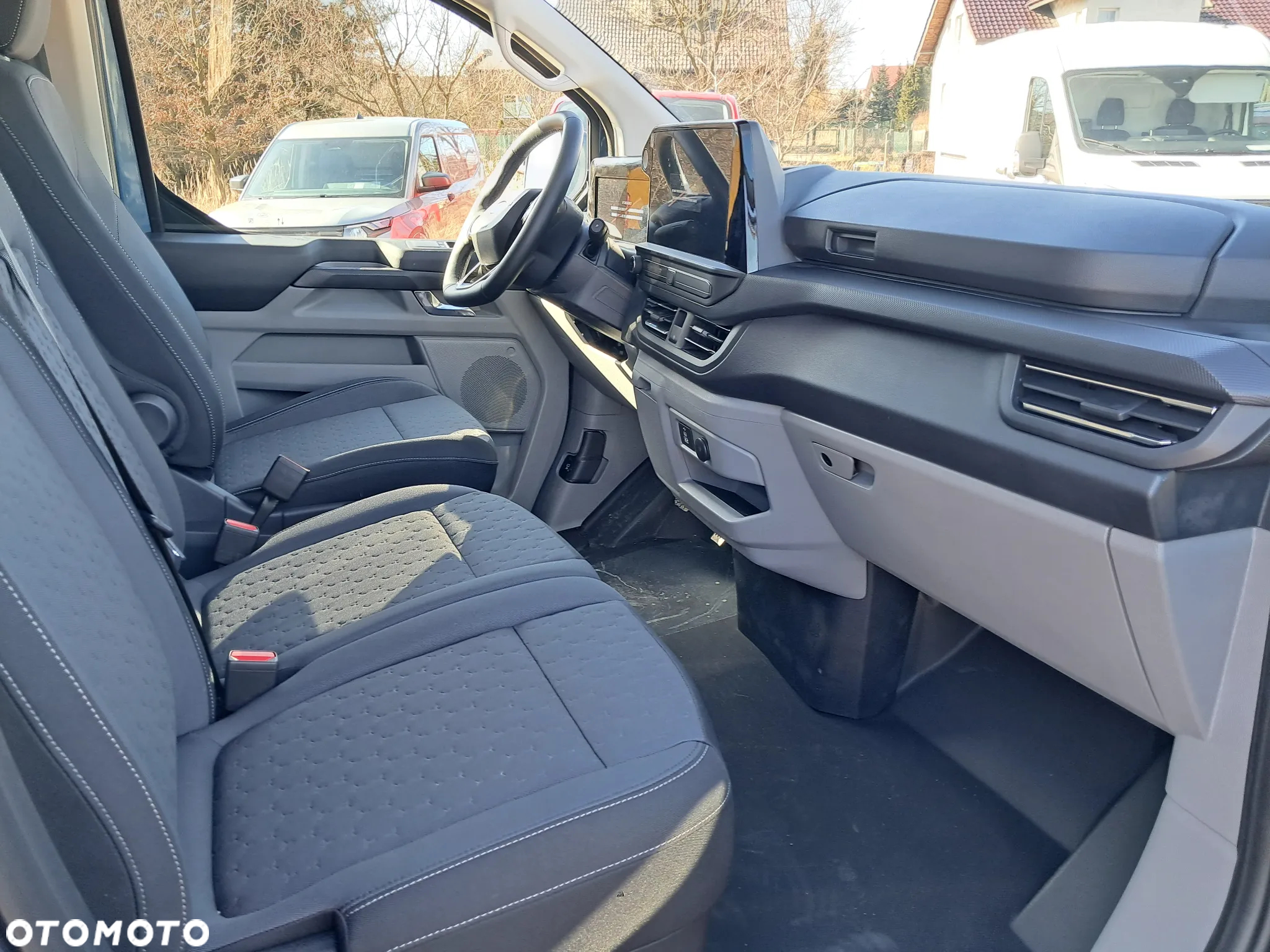 Ford Custom Van Limited - 6