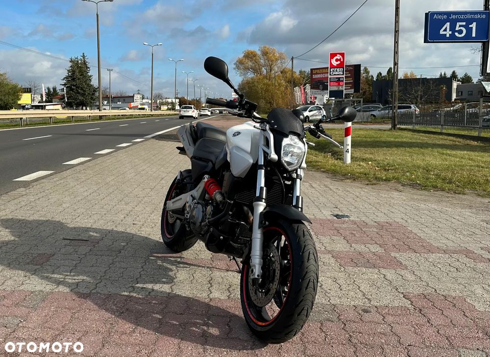 Yamaha MT - 8