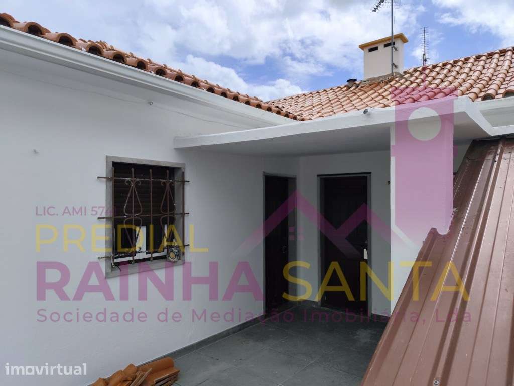 Moradia bi familiar T4 renovada em Santarém com garagem. - Grande imagem: 3/26