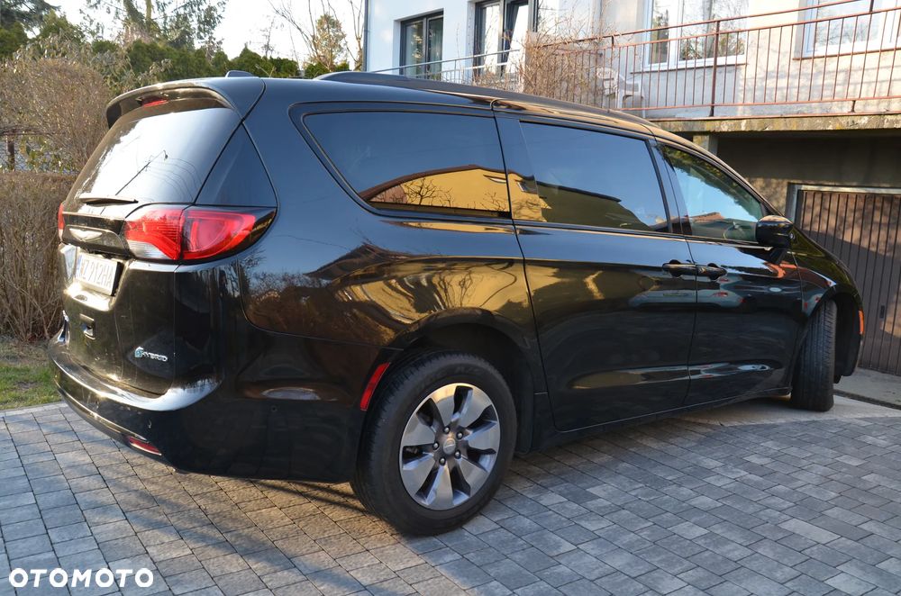 Chrysler Pacifica - 2