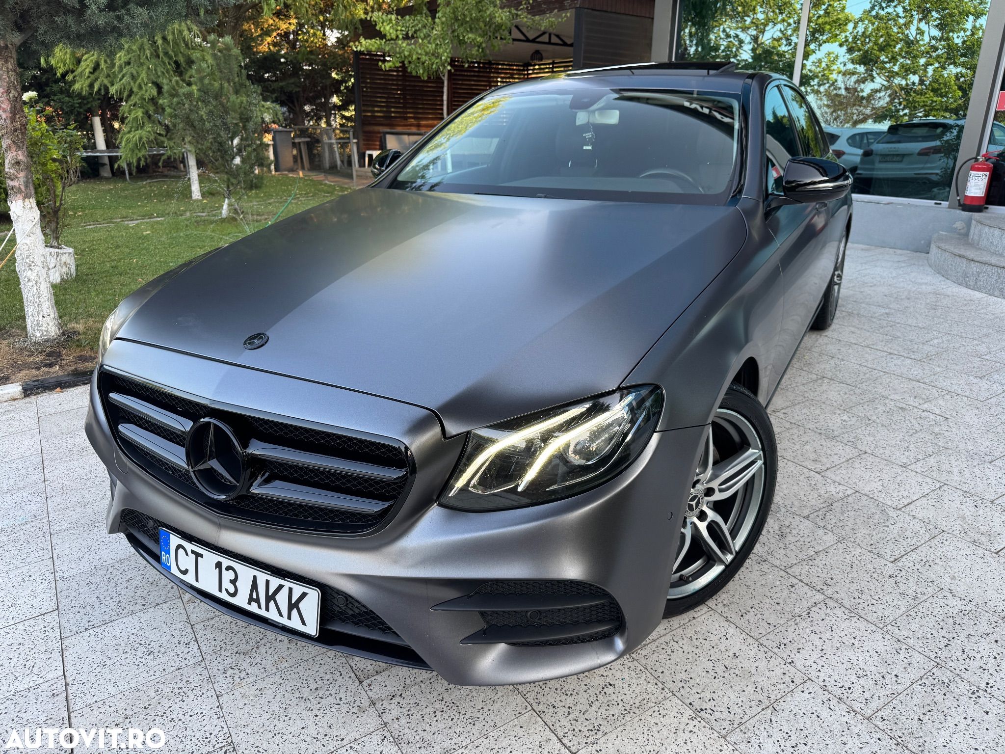 Mercedes-Benz E 200 d T 9G-TRONIC - 1