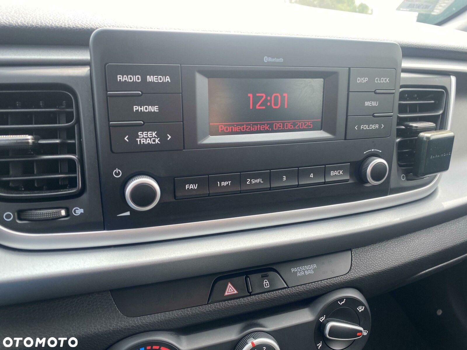 Kia Rio - 22