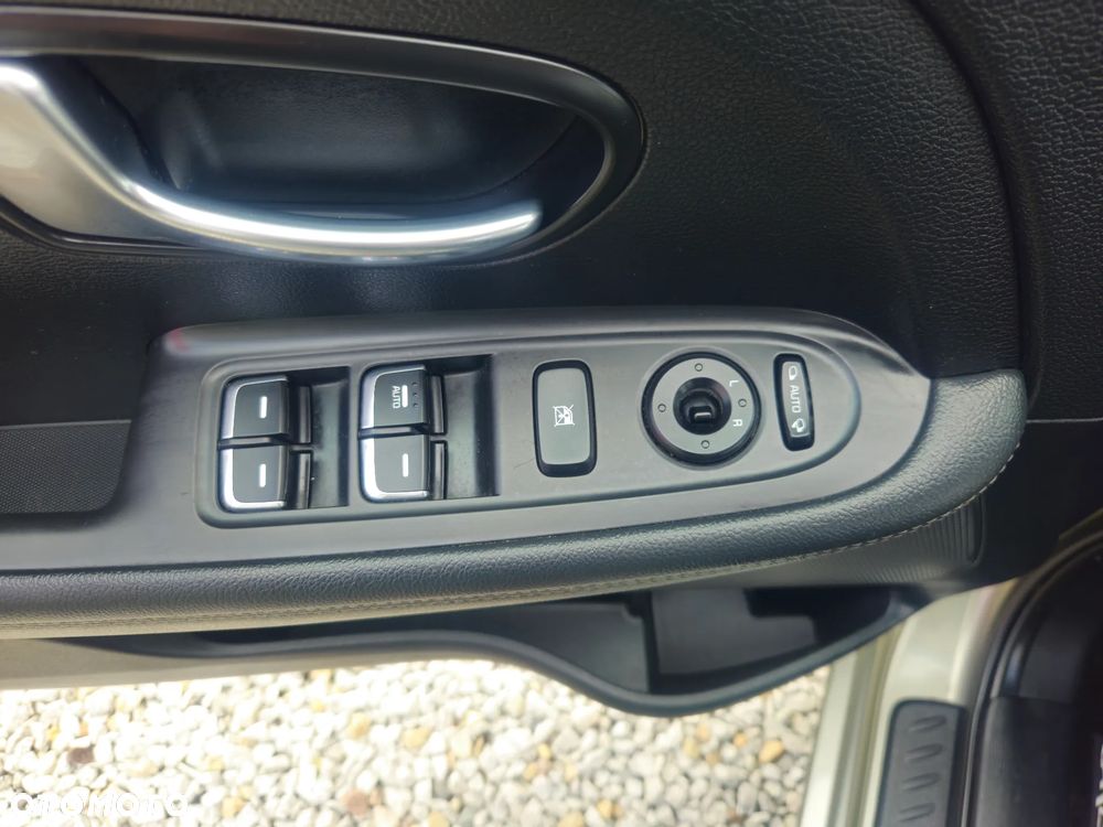 Kia Carens 1.6 GDI ISG Spirit - 37