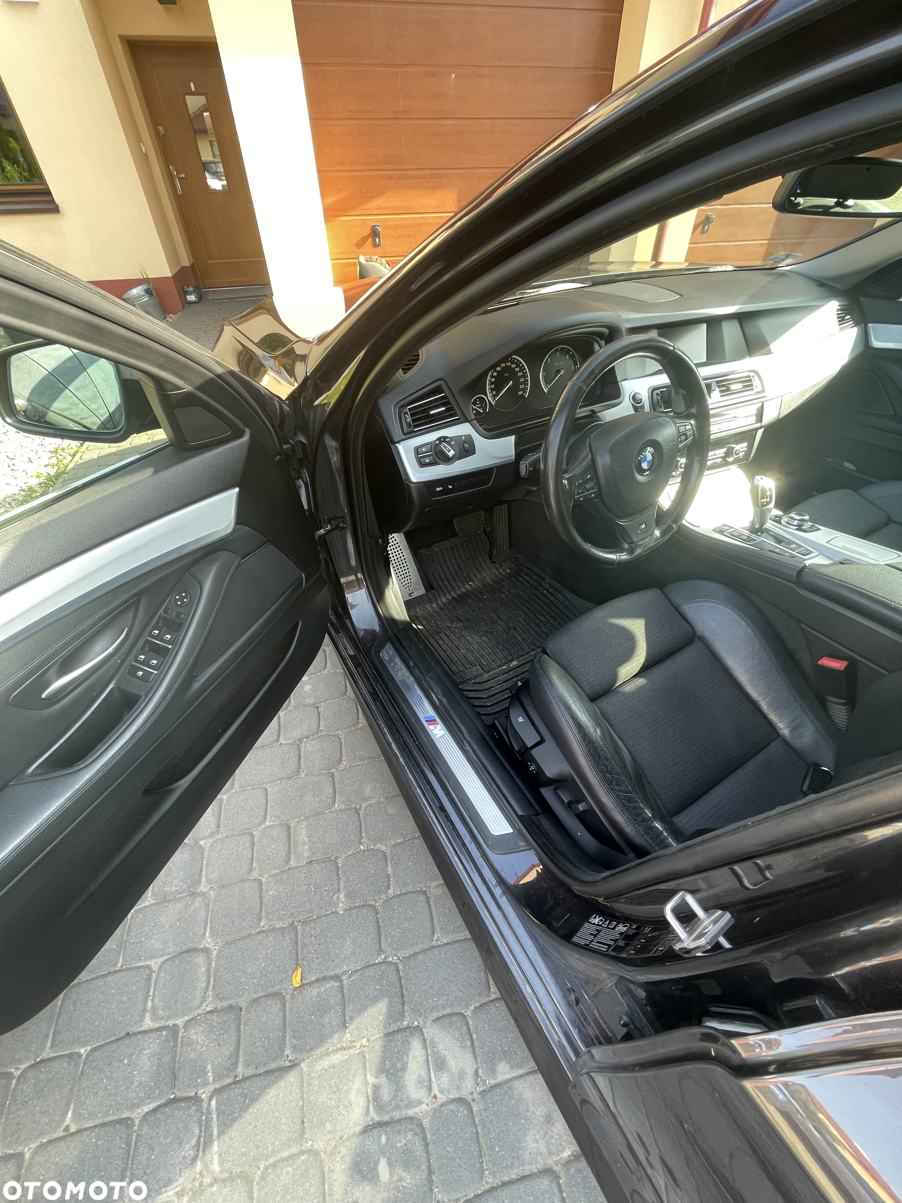 BMW Seria 5 525d xDrive - 9