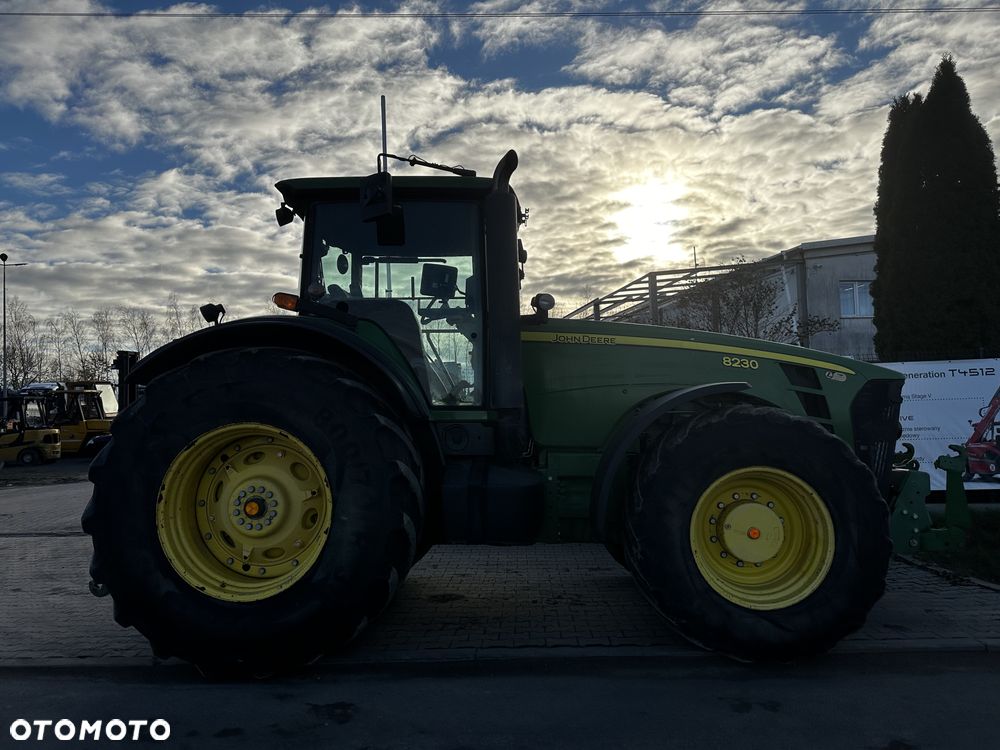 John Deere 8230 - 6