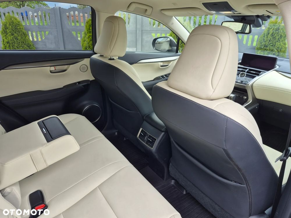 Lexus NX 300 F Impression AWD - 23