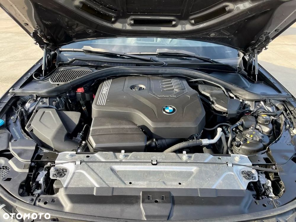 BMW Seria 3 330i - 6