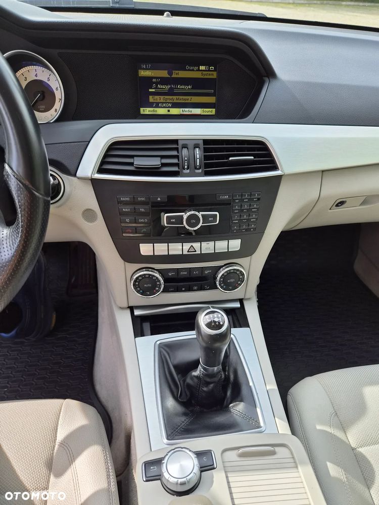 Mercedes-Benz Klasa C 180 BlueEFFICIENCY - 14