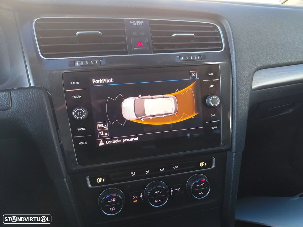 VW Golf Variant 1.6 TDi Confortline - 28