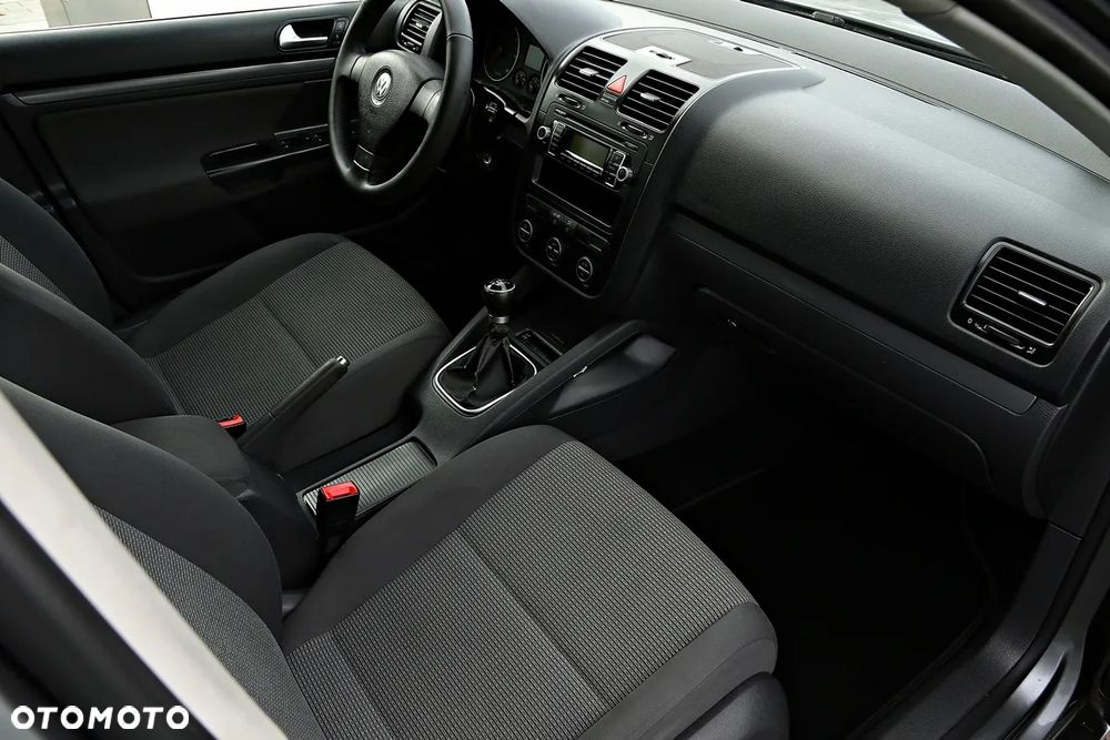Volkswagen Golf - 27