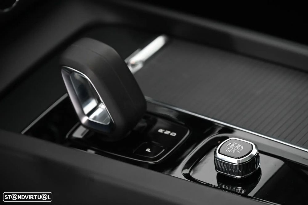 Volvo XC 60 2.0 T6 PHEV Inscription Expression AWD - 25