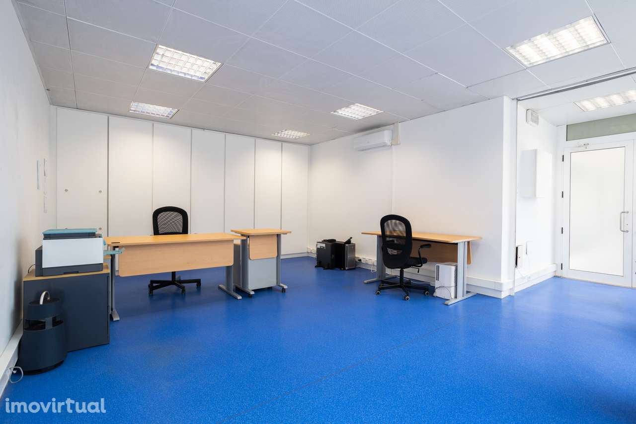 Loja com estacionamento, no Lumiar - Grande imagem: 4/15