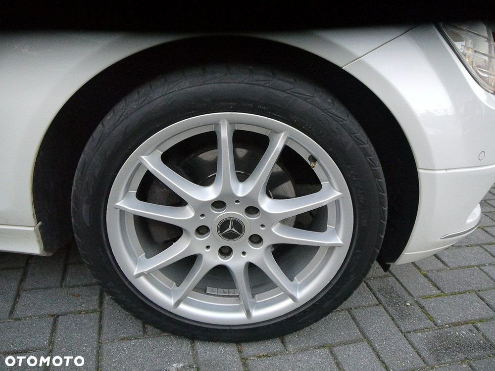 Mercedes-Benz Klasa C 180 BlueEFFICIENCY 7G-TRONIC Avantgarde - 35