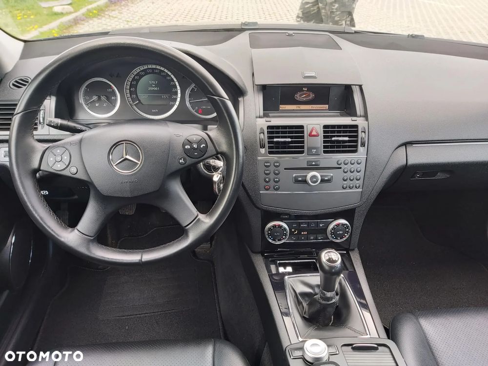 Mercedes-Benz Klasa C 200 CDI BlueEff Avantgarde - 25