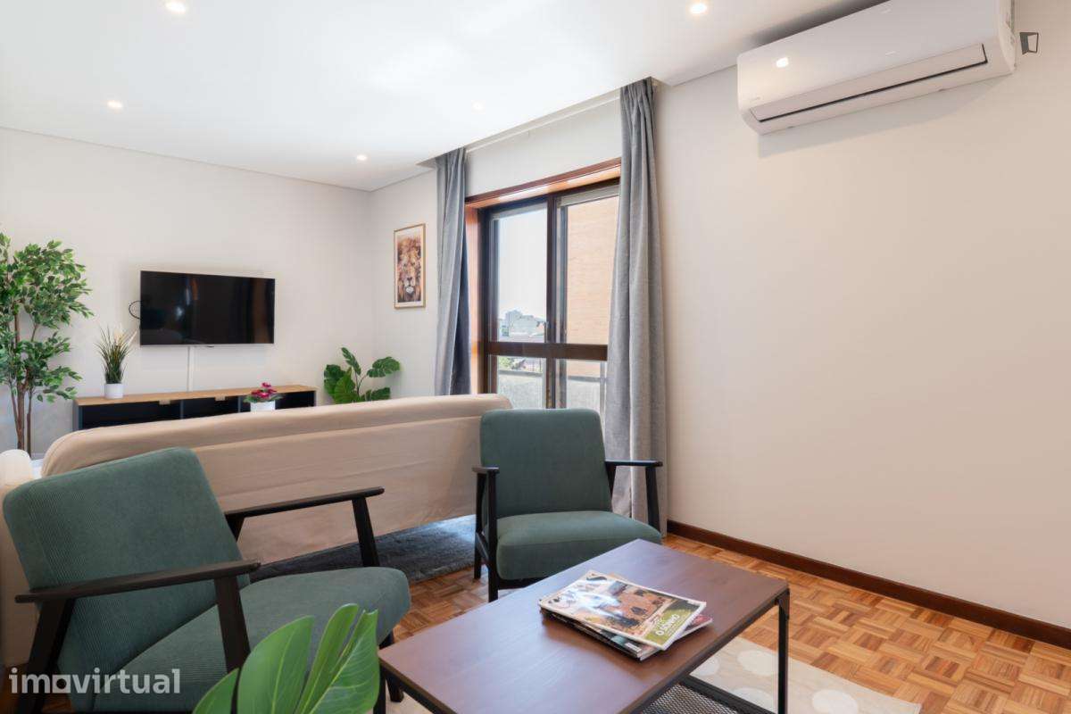 Apartamento com 3 quartos - localizado em Paranhos Porto - Grande imagem: 3/33
