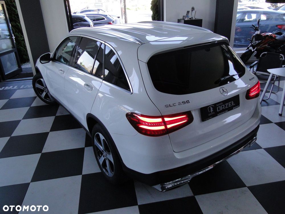 Mercedes-Benz GLC - 11