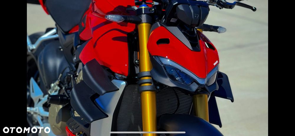 Ducati Streetfighter V4 - 4
