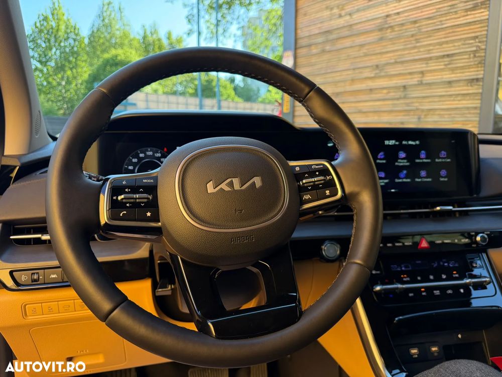 Kia Carnival - 21