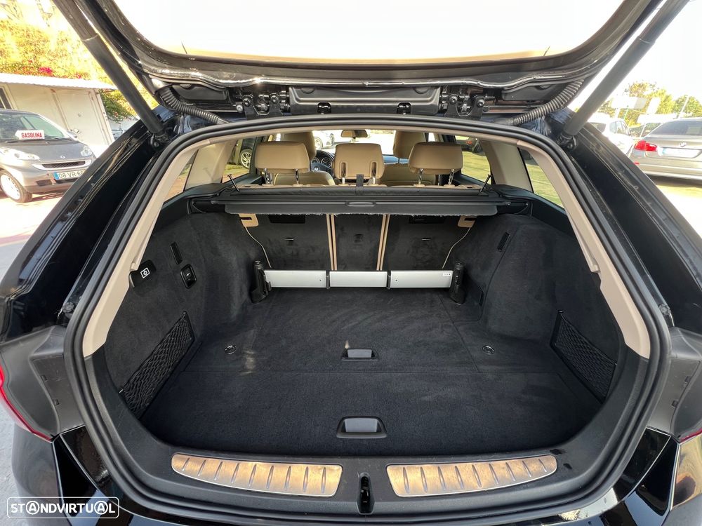 BMW 318 d Touring Auto - 11