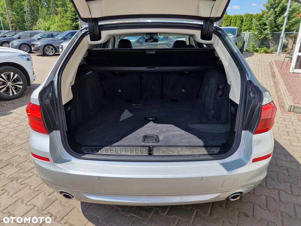 BMW Seria 5 518d - 14