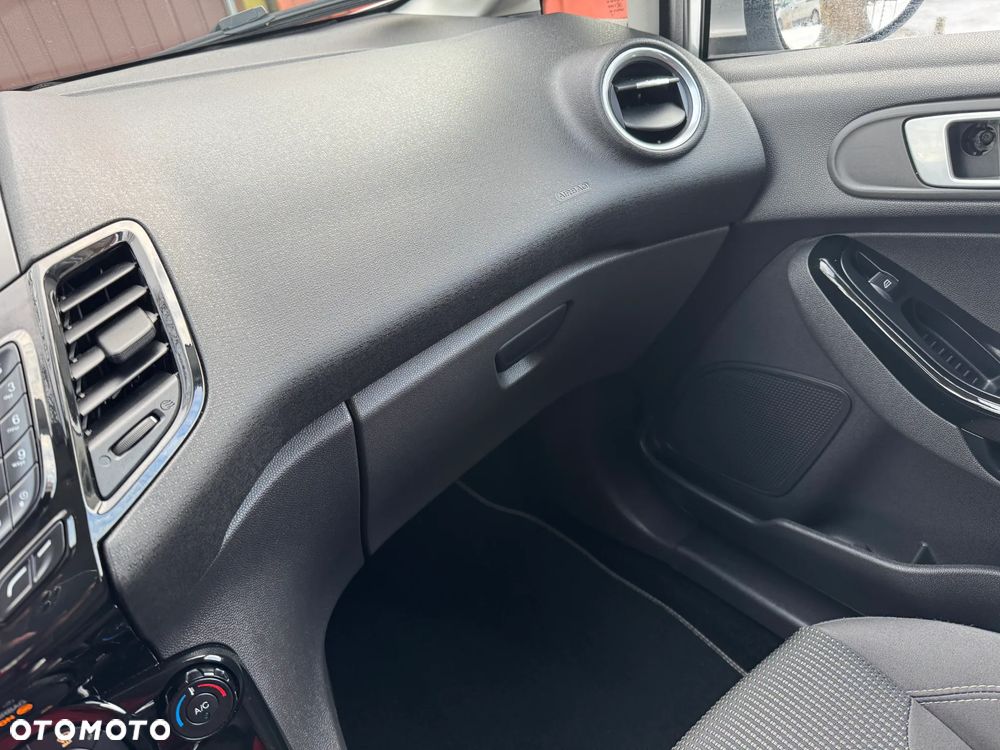 Ford Fiesta 1.5 TDCi Titanium - 19