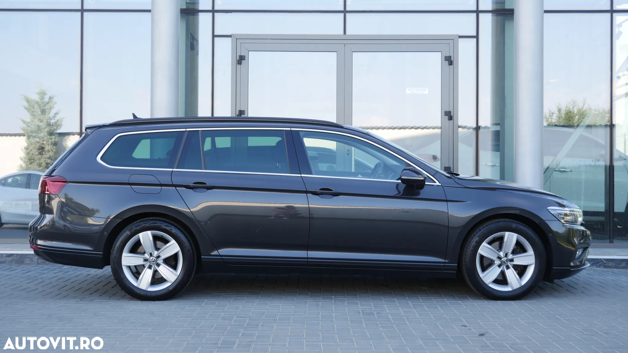 Volkswagen Passat Variant 2.0 TDI SCR DSG Business - 9